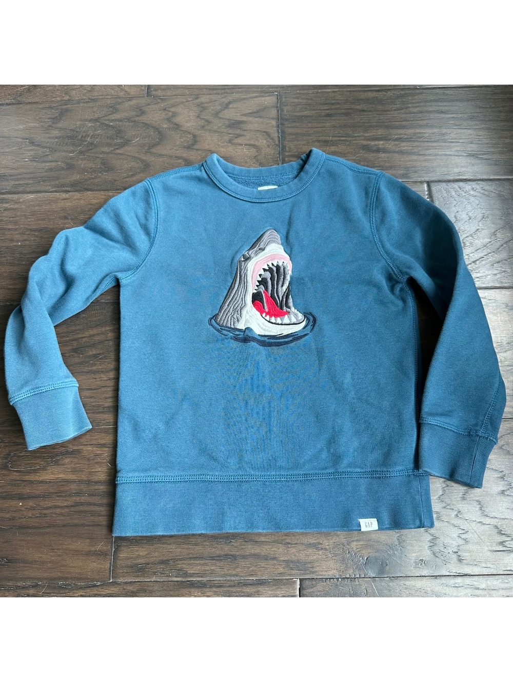 GAP boys shark embroidered sweater small 6-7
